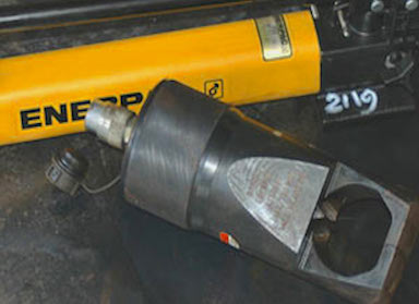 Hydraulic Nut Splitters for the Petroleum Industry