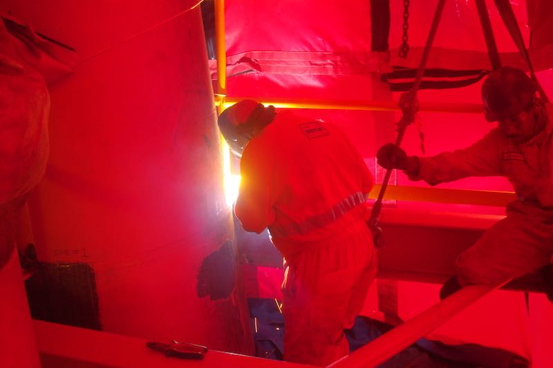Offshore Welding inside Hot-Hed's Pressurized HABITAT™ - interior view of welding habitat